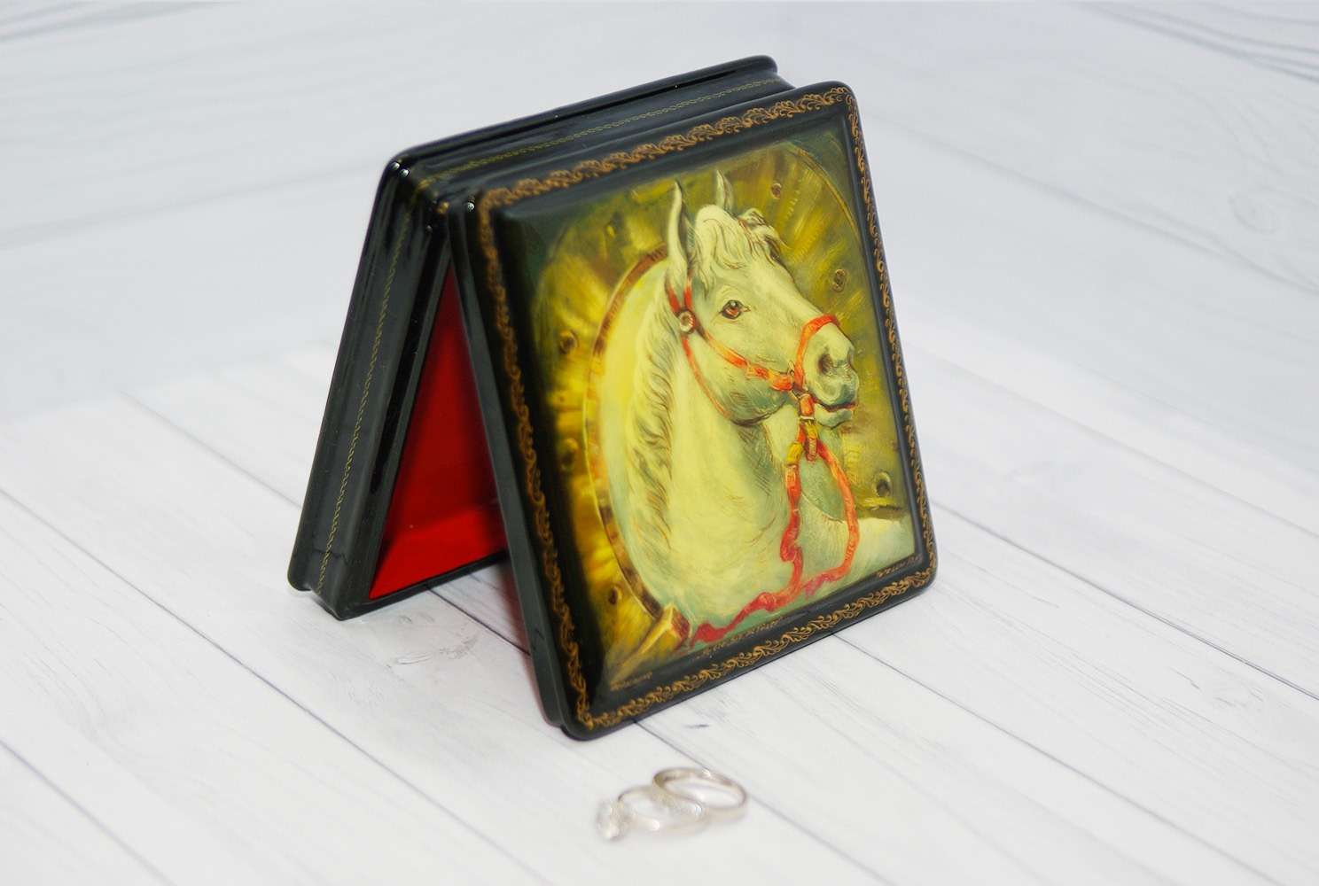 Highly-artistic jewelry box "Horse". Nacreous inlays